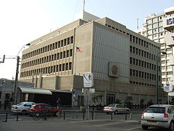 250px-US_embassy_Tel_Aviv_6924.JPG